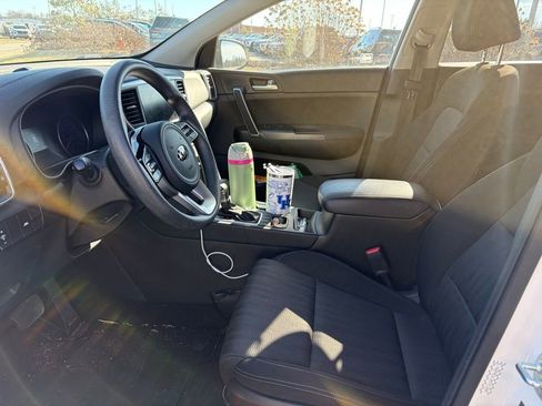 Used 2021 Kia Sportage LX image 5