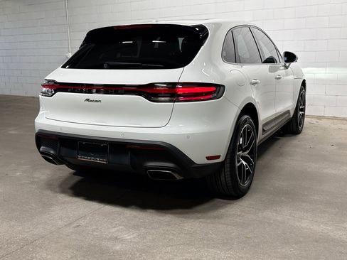 Certified 2022 Porsche Macan image 7