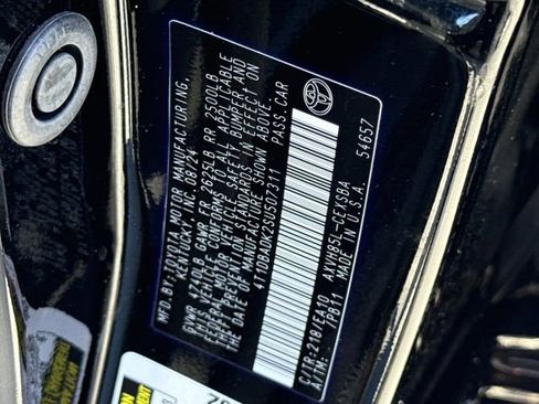 Used 2025 Toyota Camry SE w/ Convenience Package image 42