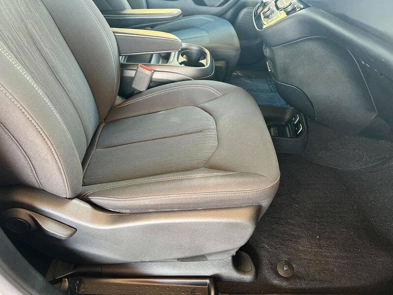 Used 2018 Chrysler Pacifica Touring Plus w/ S Appearance Package FWD image 29