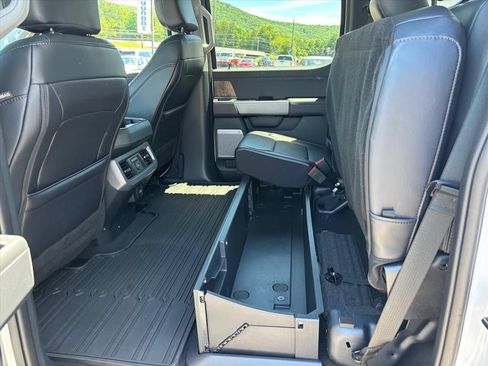 Used 2025 Ford F250 Lariat w/ Lariat Ultimate Package AWD/4WD image 11