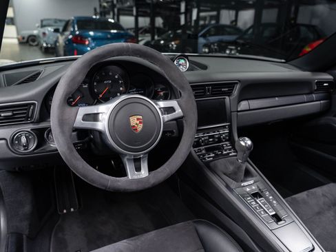 Used 2015 Porsche 911 Carrera GTS RWD image 50