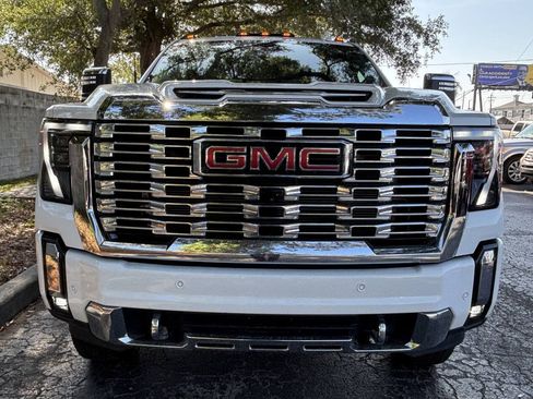 Used 2025 GMC Sierra 3500 Denali w/ Denali Reserve Package AWD/4WD image 12
