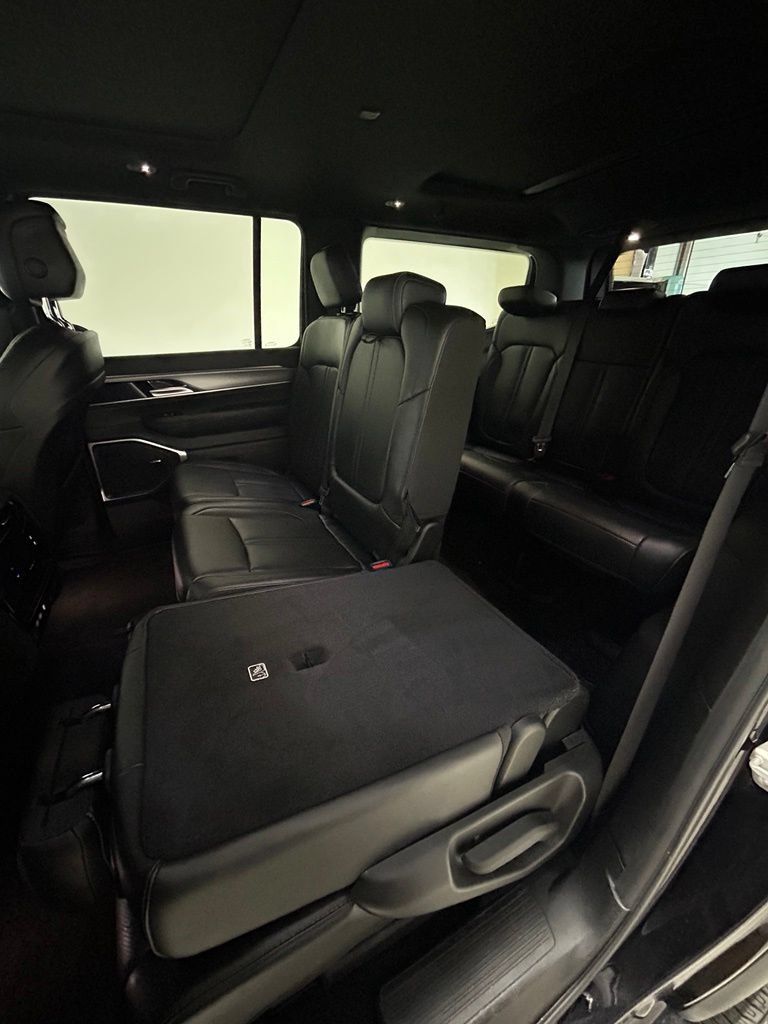 Used 2023 Jeep Wagoneer Series II AWD/4WD image 27