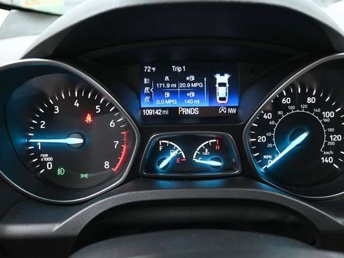 Used 2017 Ford Escape Titanium FWD image 9