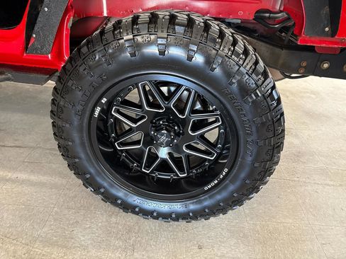 Used 2014 Jeep Wrangler Unlimited Rubicon w/ Connectivity Group AWD/4WD image 60
