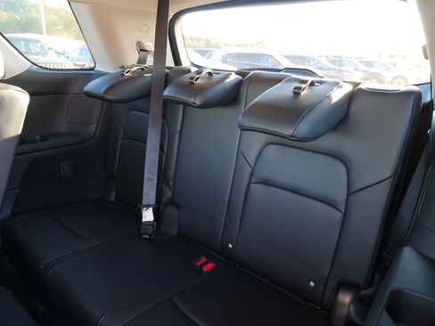 Used 2023 Nissan Pathfinder SL w/ Lighting Package (N92) image 15