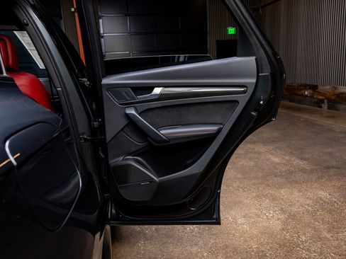 Used 2024 Audi SQ5 Prestige image 33