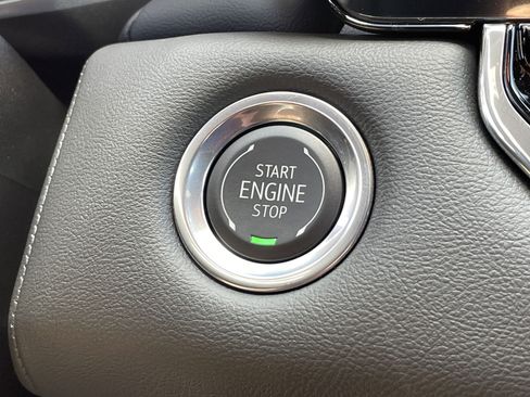 New 2025 GMC Canyon Elevation w/ Convenience Package image 24