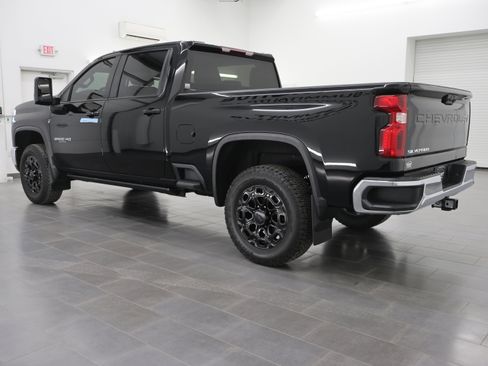 Used 2024 Chevrolet Silverado 3500 LT w/ Convenience Package image 6