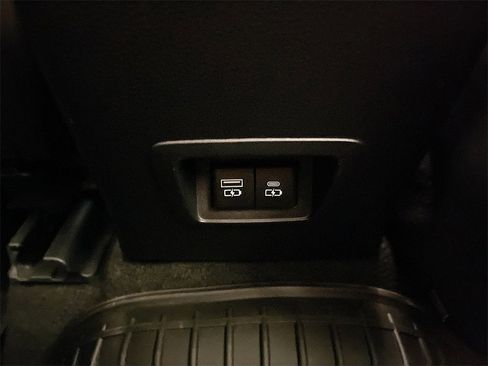 Used 2022 Toyota Corolla Cross XLE w/ Convenience Package image 26