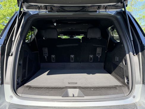 Certified 2025 Chevrolet Suburban LS AWD/4WD image 7