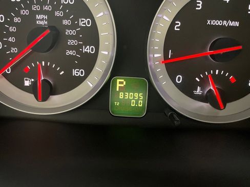 Used 2012 Volvo C70 T5 image 27