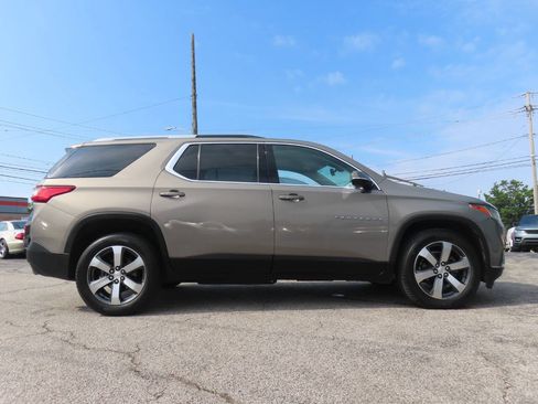 Used 2018 Chevrolet Traverse LT FWD image 6