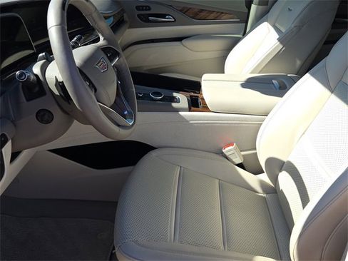 Used 2023 Cadillac Escalade Premium Luxury Platinum image 22