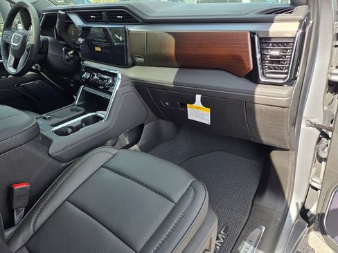 New 2026 GMC Sierra 2500 Denali w/ Denali Reserve Package image 18