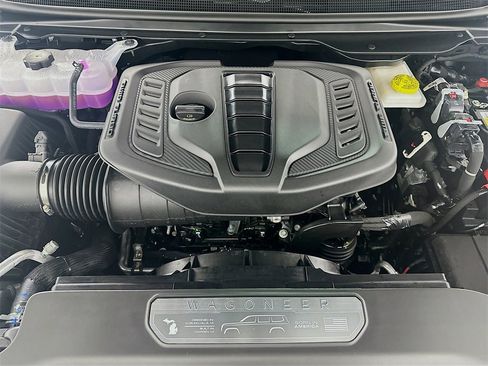 New 2025 Jeep Wagoneer L Series II image 18