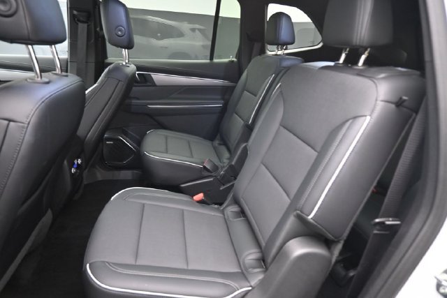 Used 2026 Buick Enclave Preferred FWD image 2