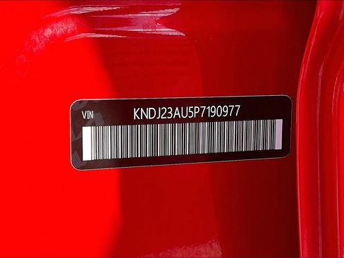 Used 2023 Kia Soul LX w/ LX Technology Package FWD image 31