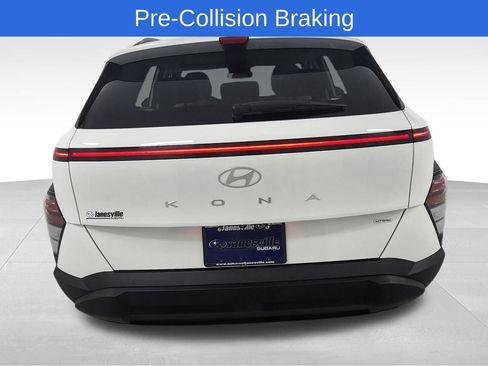Used 2024 Hyundai Kona SEL AWD/4WD image 4