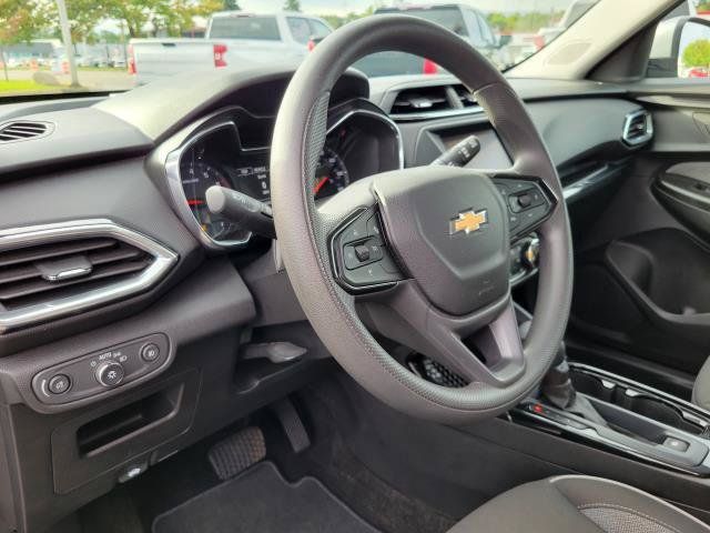 Used 2023 Chevrolet TrailBlazer LT FWD image 10