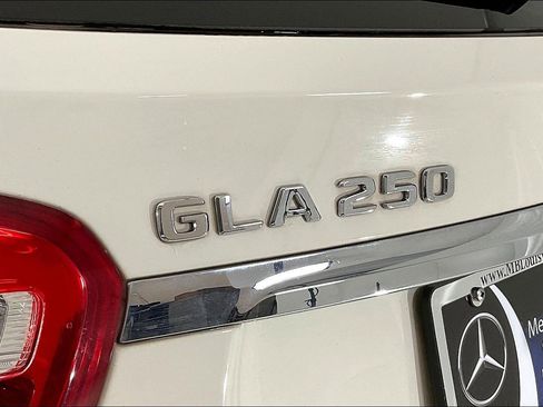 Used 2018 Mercedes-Benz GLA 250 4MATIC image 21