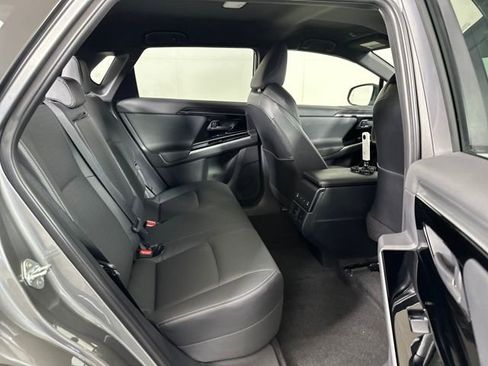 Used 2024 Subaru Solterra Limited image 27