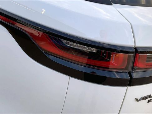 Used 2019 Land Rover Range Rover Velar R-Dynamic SE image 28