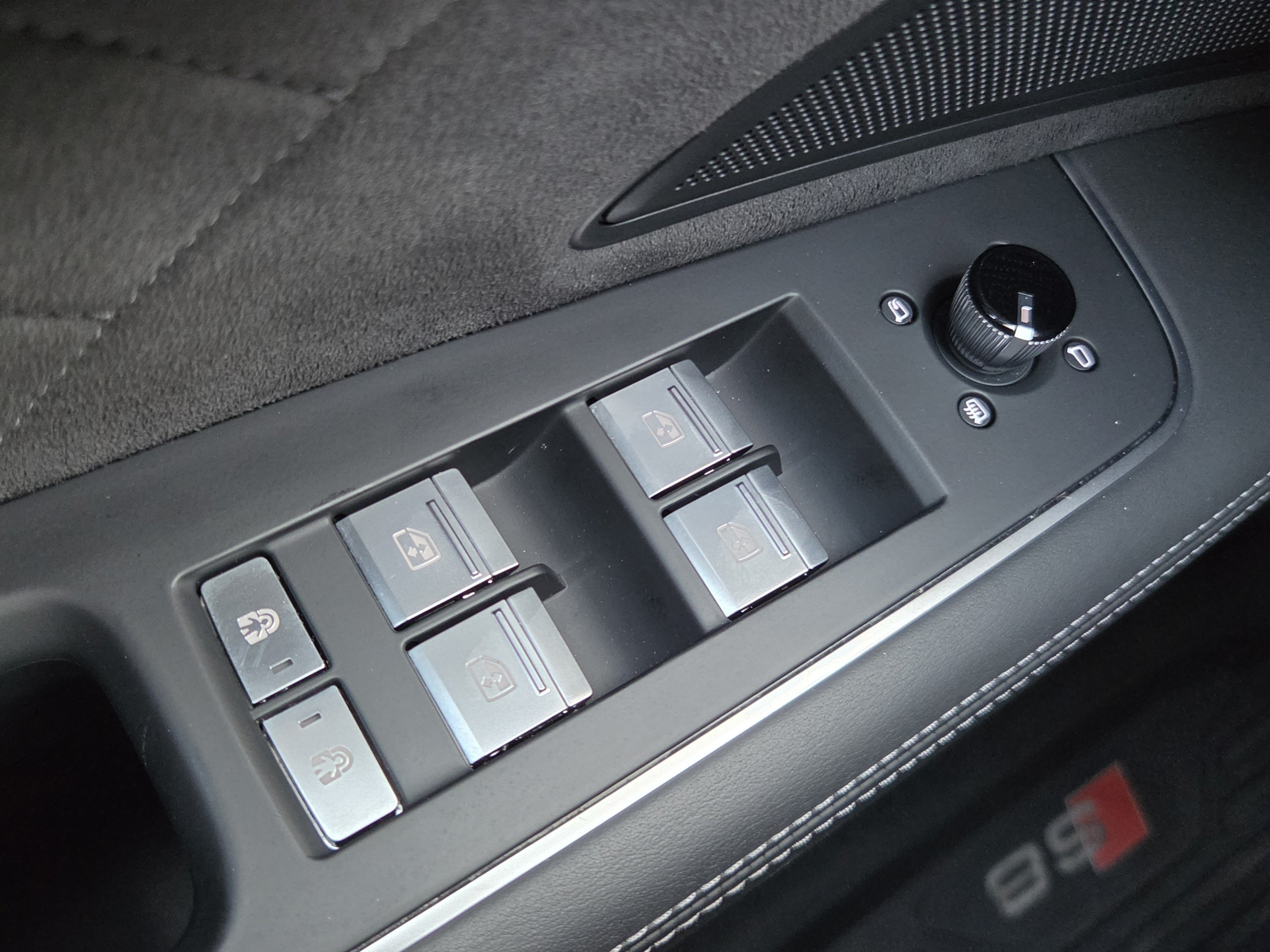 Used 2024 Audi S8 AWD/4WD image 34