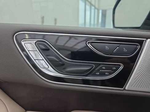 Used 2023 Lincoln Navigator L Reserve image 32