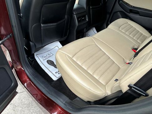 Used 2015 Ford Edge SEL w/ Equipment Group 201A FWD image 9