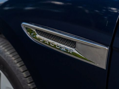 Used 2017 Jaguar F-PACE Premium image 13