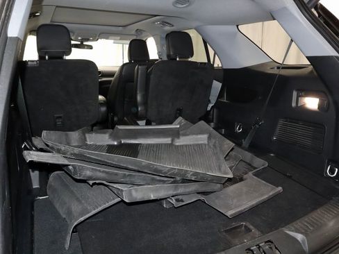 Used 2023 Ford Explorer XLT w/ Equipment Group 202A AWD/4WD image 16