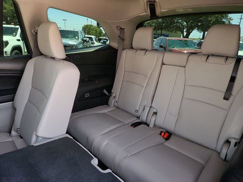 Used 2022 Honda Pilot Special Edition image 11