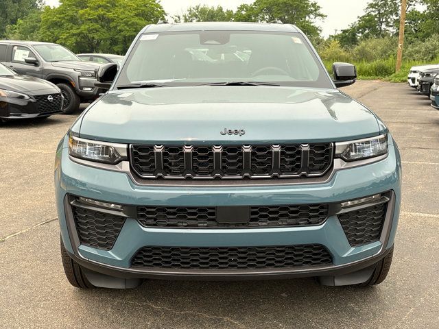 New 2026 Jeep Grand Cherokee L Limited w/ Limited Altitude Package AWD/4WD image 6