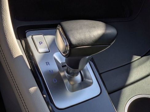 Used 2020 Genesis G70 2.0T image 25