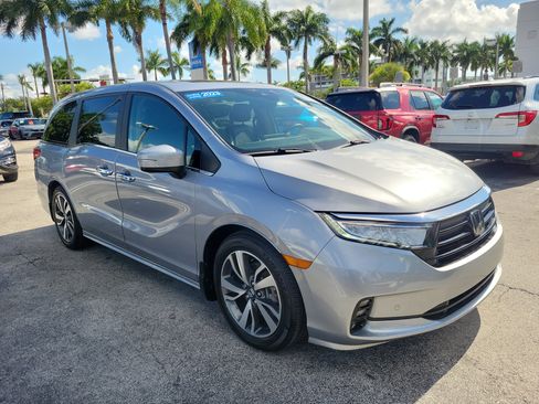 Used 2023 Honda Odyssey Touring image 2