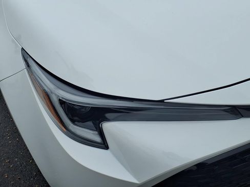 Used 2024 Toyota Corolla SE w/ SE Package FWD image 4