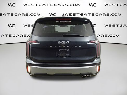 Used 2024 Kia Telluride EX w/ EX Captain's Chair Package image 7