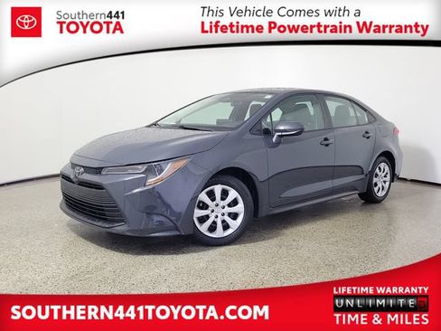 Used 2025 Toyota Corolla LE w/ Convenience Package FWD image 1