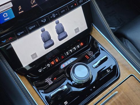 Used 2024 Jeep Grand Wagoneer L Series III image 35