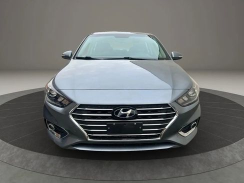 Used 2019 Hyundai Accent Limited image 2