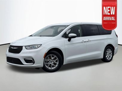 Used 2023 Chrysler Pacifica Touring-L