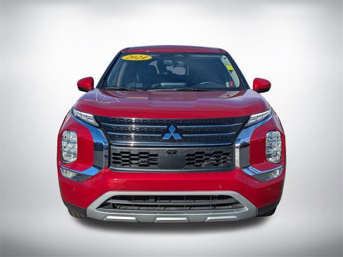 Used 2024 Mitsubishi Outlander SE image 9