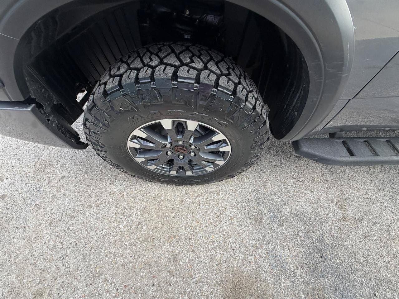Used 2023 Nissan Titan PRO-4X w/ Pro-4x Convenience Package AWD/4WD image 9