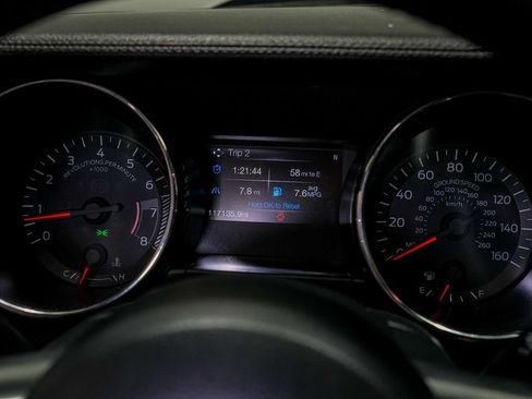 Used 2016 Ford Mustang Coupe RWD image 20