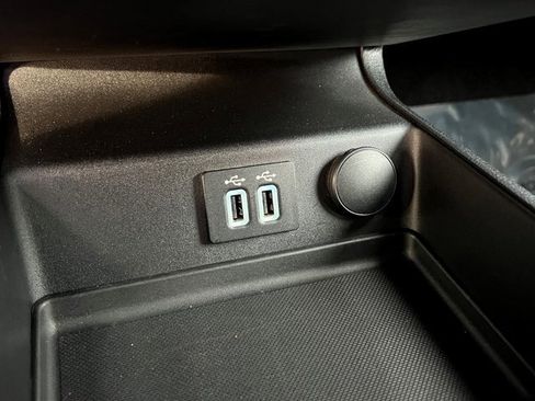 Used 2019 Ford Fusion SEL image 29