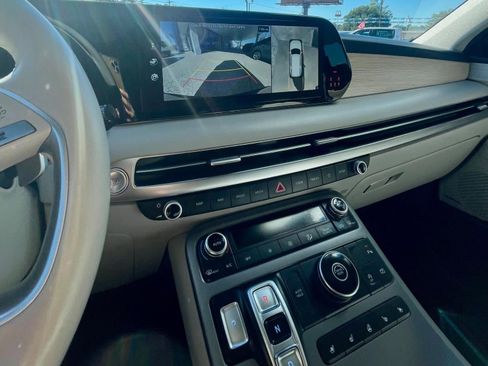 Used 2023 Hyundai Palisade Limited w/ Winter Package image 13