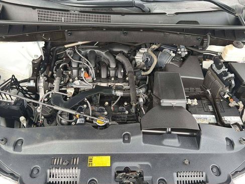 Used 2017 Toyota Highlander XLE AWD/4WD image 31