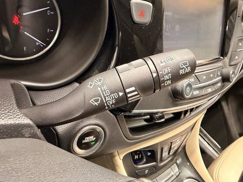 Used 2017 Buick Envision Premium image 33